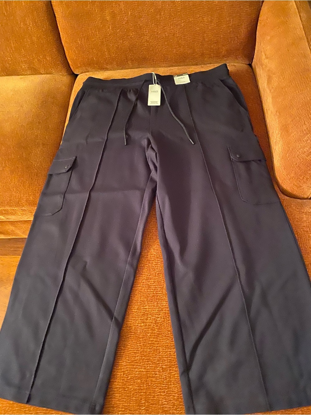 Womenโs Navy Wide-Leg Cargo Pants